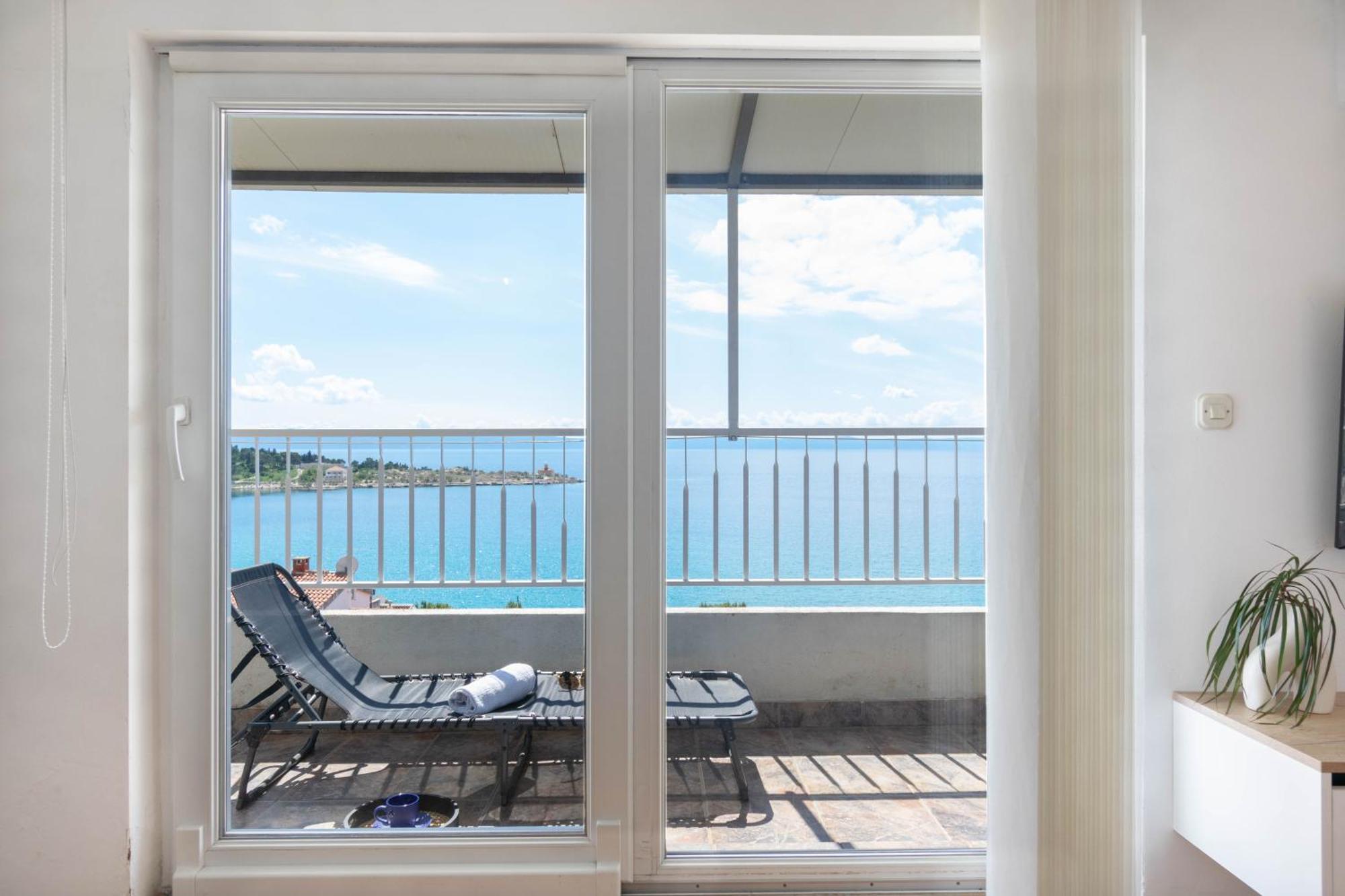 Apartments 30 m from Beach,Makarska Exteriör bild
