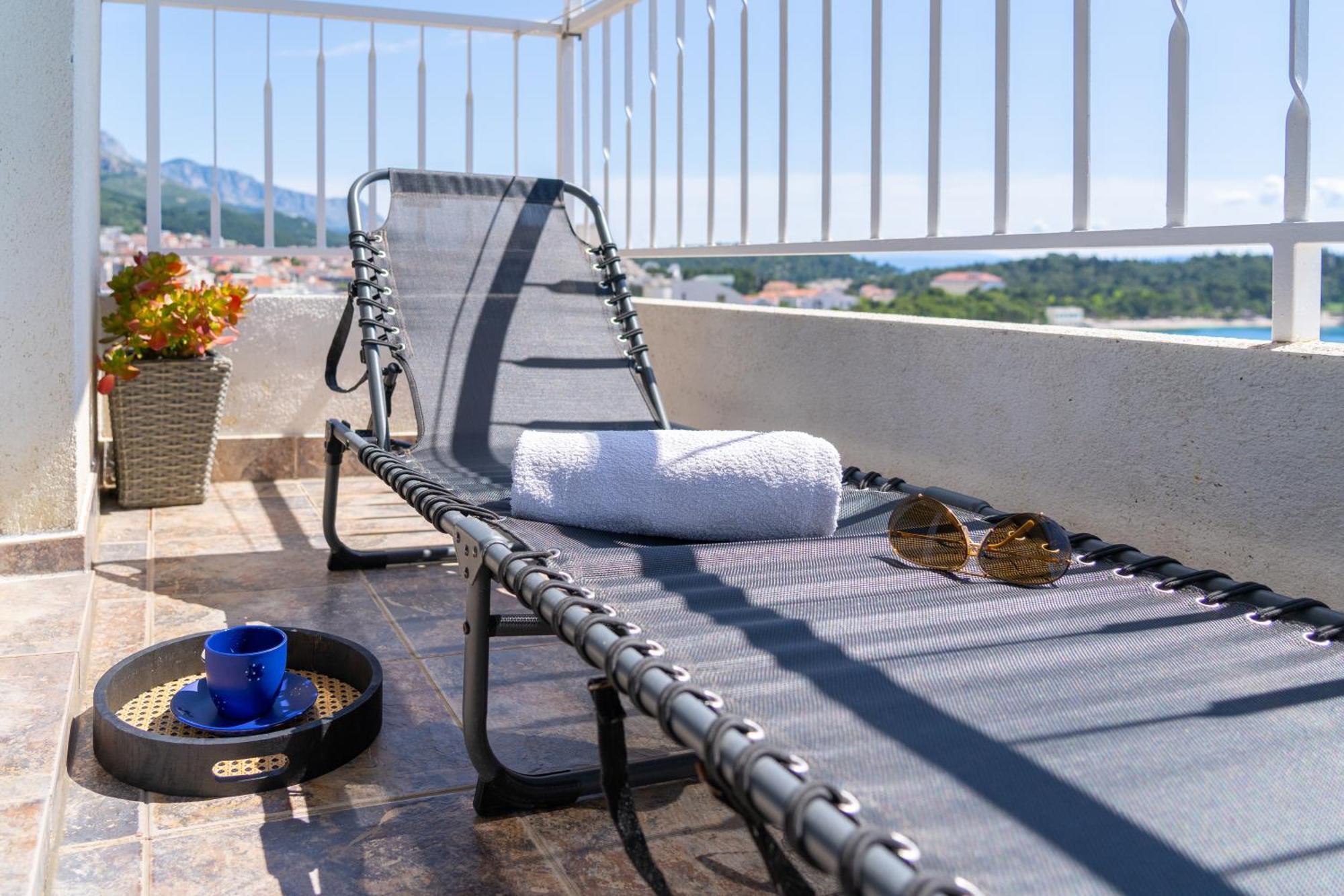 Apartments 30 m from Beach,Makarska Exteriör bild